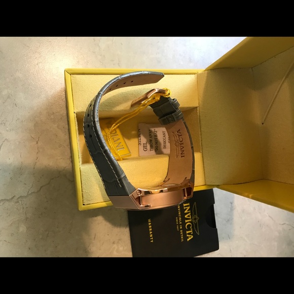 Invicta Akula Model 24463 women’s watch main image 6